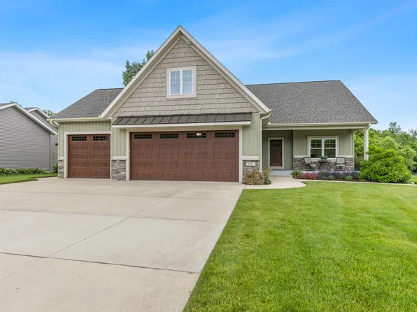 2961 Bristol Ave NW, Grand Rapids, MI 49544