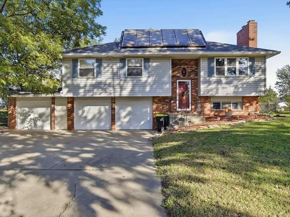 5217 NW 52nd St, Topeka, KS 66618
