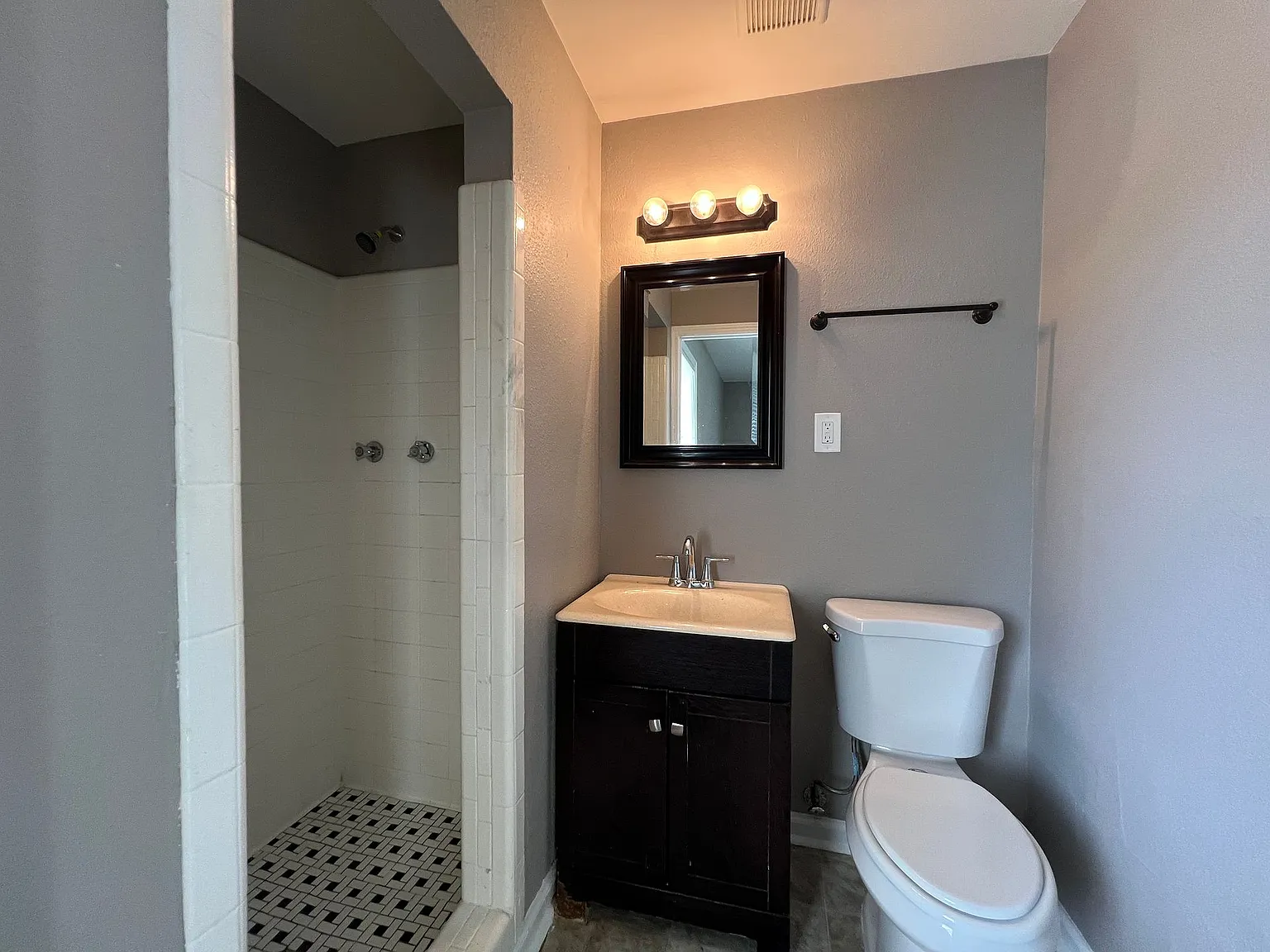 5569 Hyacinth Cove — Photo 2