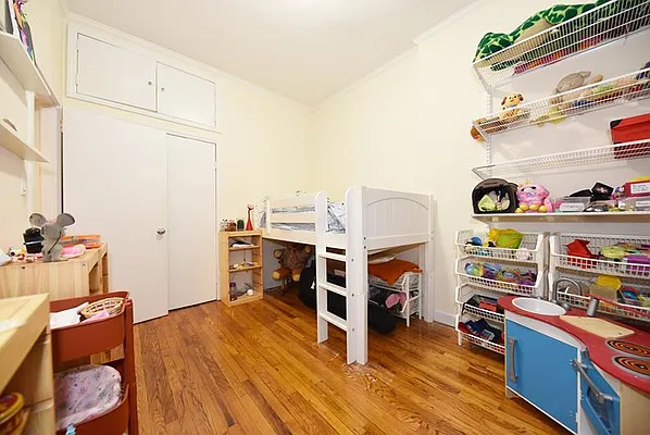 Rented by Buchbinder & Warren | media 19