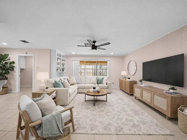 11503 High Star Dr, Houston, TX 77072