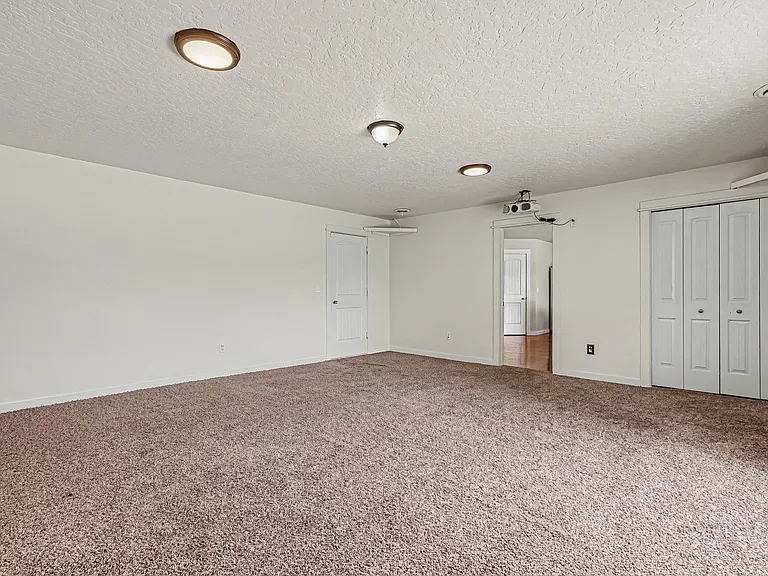 18327 Buckeye Pl — Photo 27