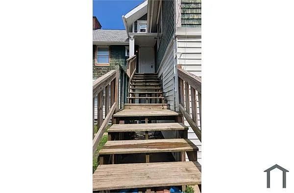 Building Photo - 1411 Yale Ave NW #2