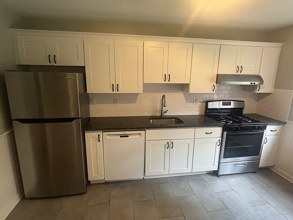 132 South St #1B