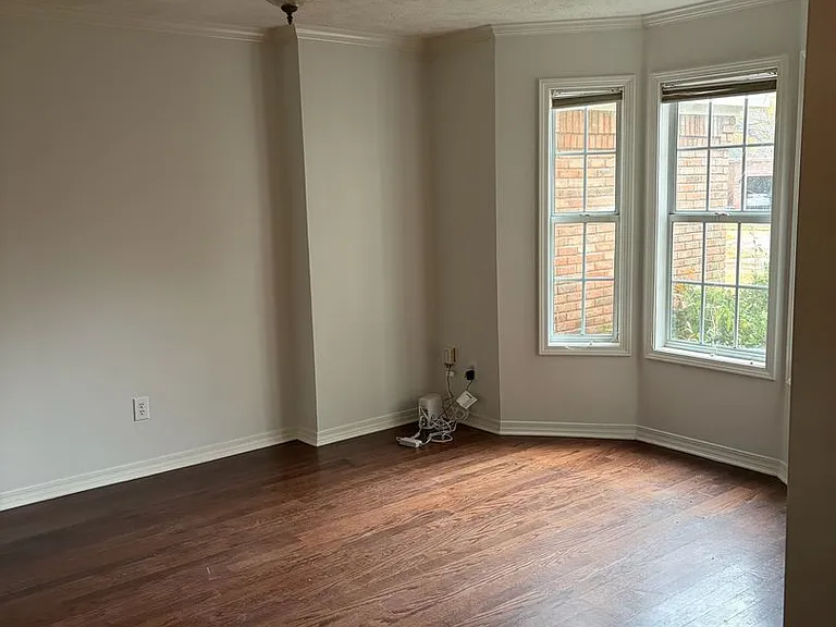 89 Sir Henry Dr — Photo 5