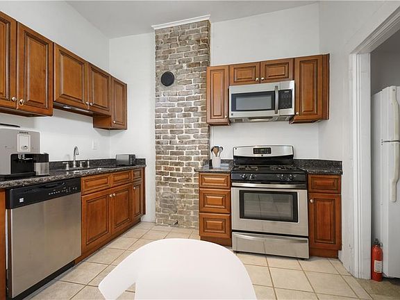 3rd image of 1119 Cadiz St