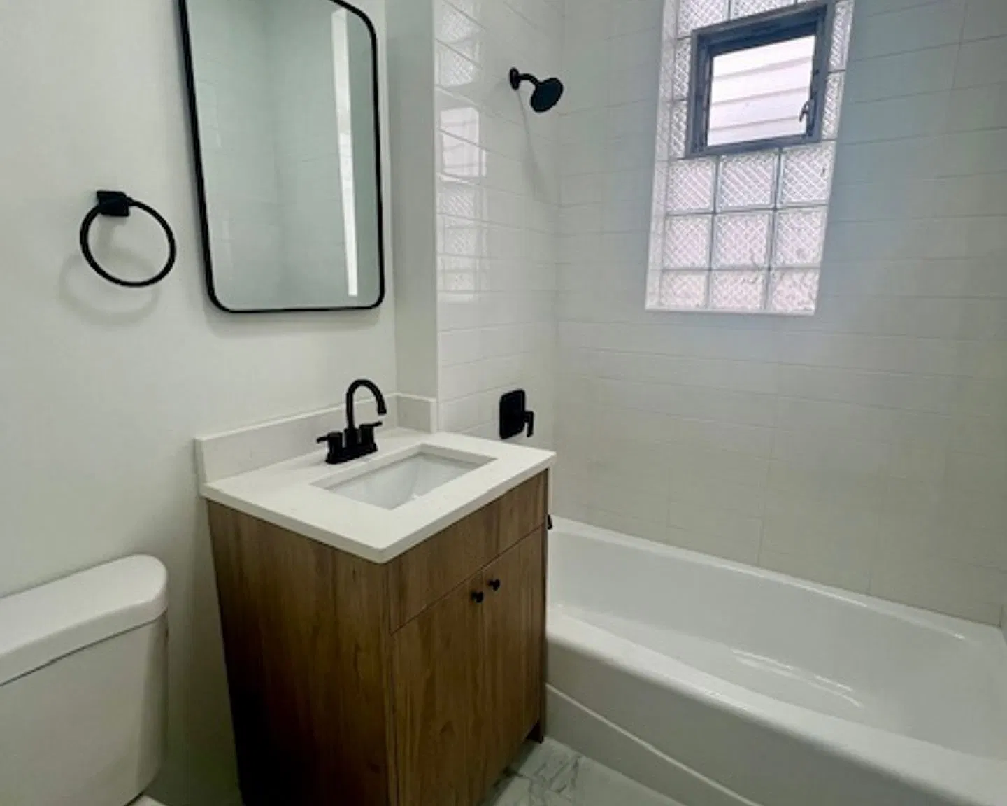 Studio to Two-Bedroom Bucktown Apartments Near the CTA — Photo 3