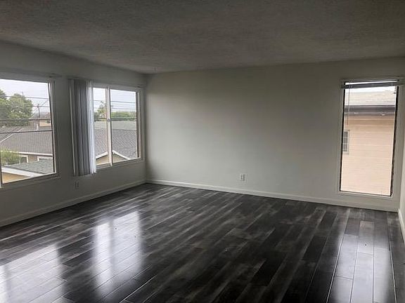 2nd image of 517 Avenue G APT H