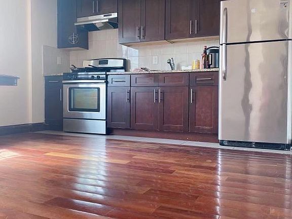 2nd image of 27-40 Humphreys St Floor 2