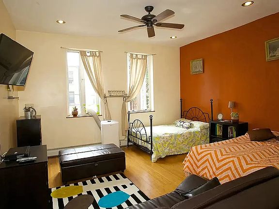 4th image of 582 Mac Donough St #2I