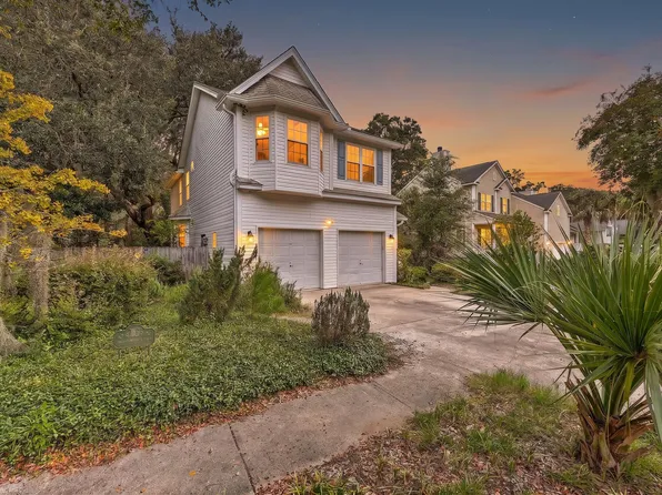 1759 Crystal Lake Dr, Charleston, SC 29412