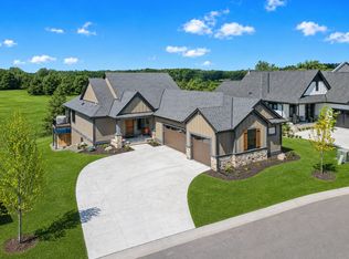 105 Spring Farm Rd, North Oaks, MN 55127