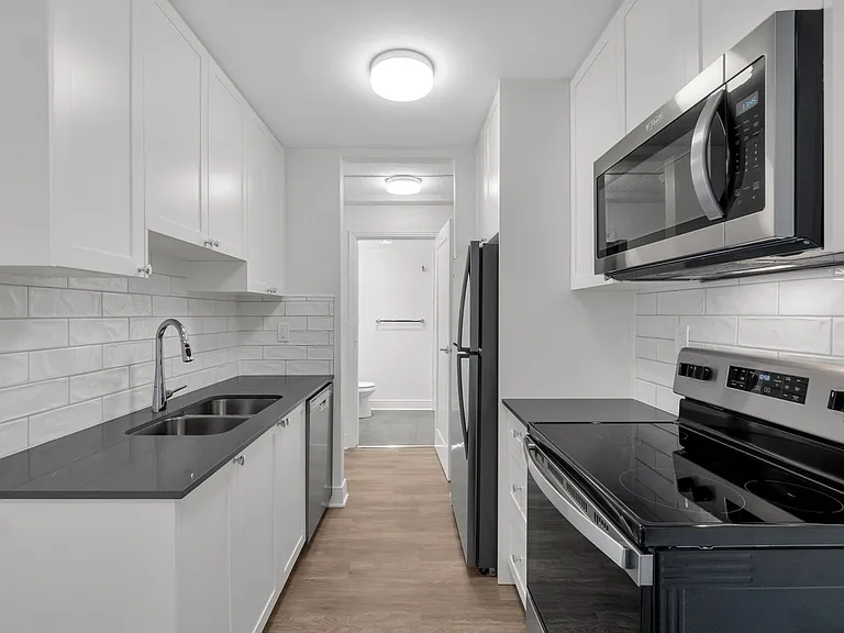 1720 Cook St — Photo 19