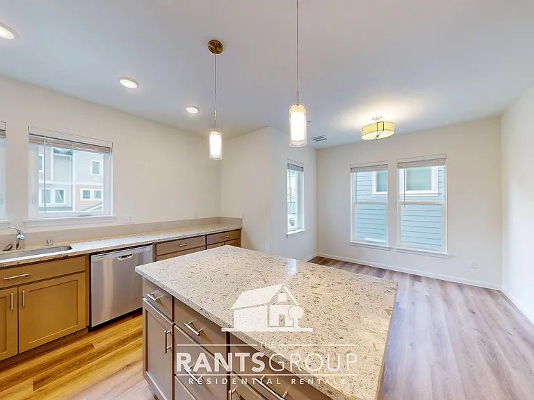 Forest Park Townhomes — Photo 56