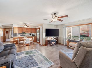 4707 84th St #B, Urbandale, IA 50322