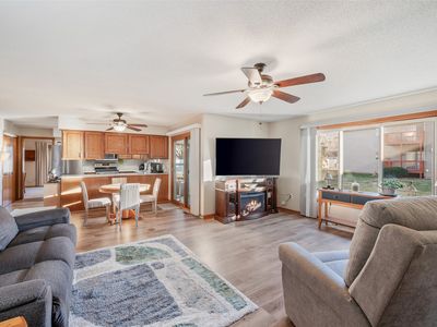 4707 84th St #B, Urbandale, IA, 50322