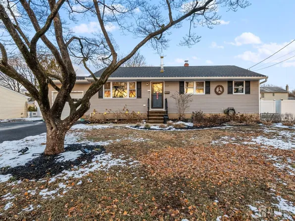 827 Maple Ave, Piscataway, NJ 08854