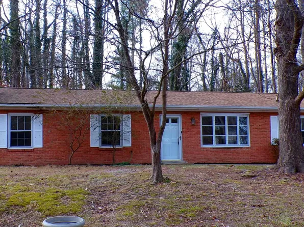 7 Willow Branch Pl, Fredericksburg, VA 22405