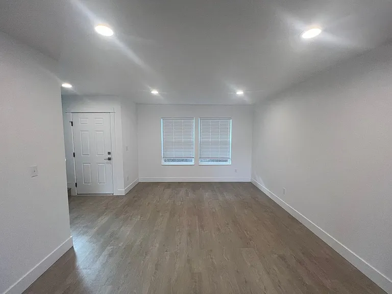 2509 Jordan St — Photo 12