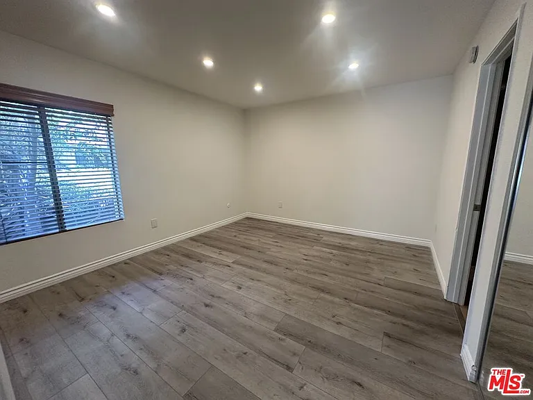 18350 Hatteras St #202 — Photo 6