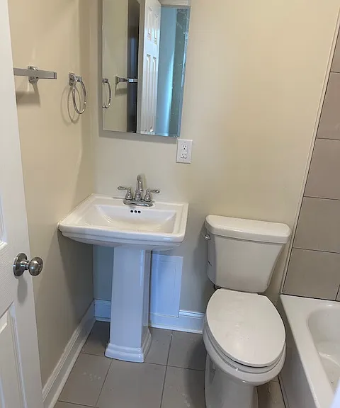 West Grace Apts — Photo 5
