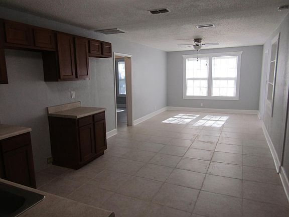 5th image of 3213 Myra St