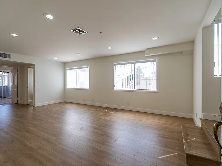 1758 N Alexandria Ave #1758.5 — Photo 9