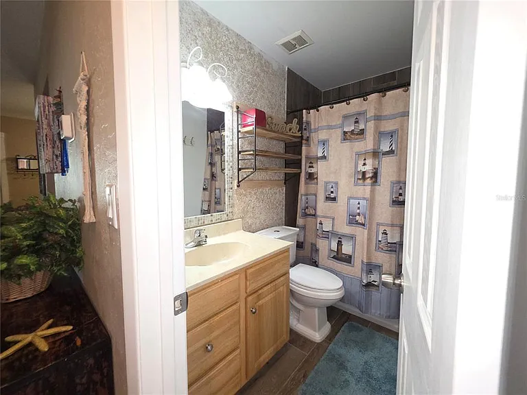 400 Oakridge Blvd #60 — Photo 20