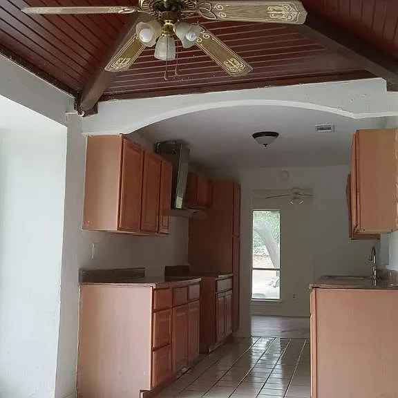1140 Shadywood Ln — Photo 13