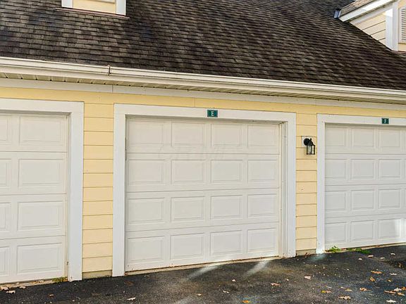 3rd image of 3843 Carberry Dr