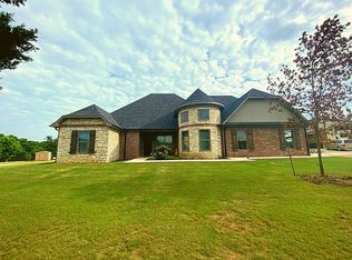 307 Westgate Dr, Sulphur, OK 73086