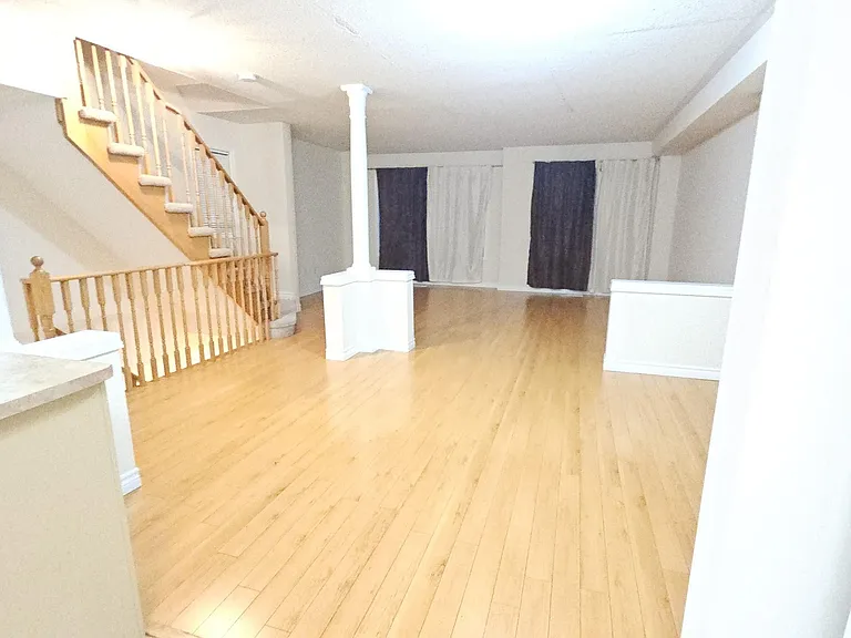 27 Frost King Ln — Photo 3
