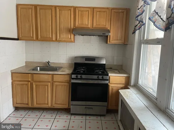 2324 S 9th St, Philadelphia, PA 19148