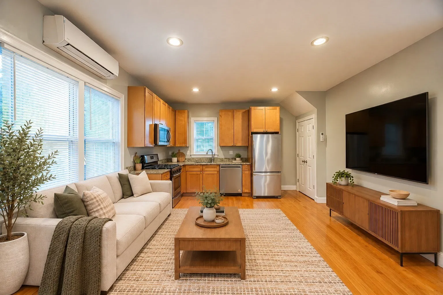 1 bed, 1.0 bath, 650 sqft, $2,500 — Photo 1