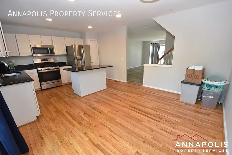 619 puritan court — Photo 4