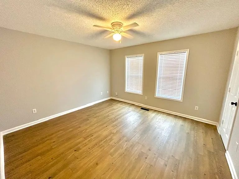 119 Crescent Cir — Photo 15
