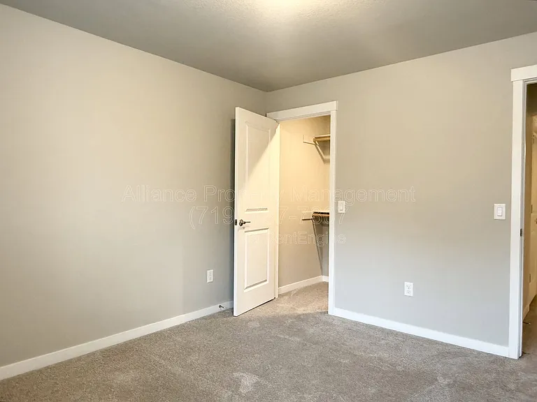 5424 Carvel Grv — Photo 34