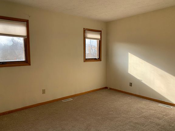4th image of 327 Park St #1