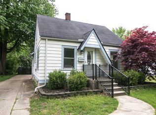 31477 Rosslyn Ave, Garden City, MI 48135
