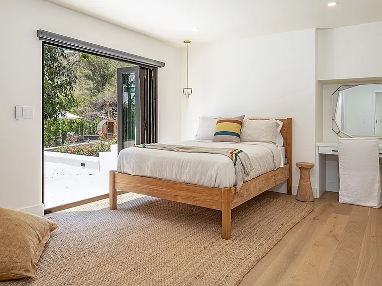3525 Coast View Dr — Photo 8
