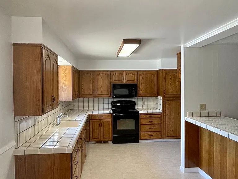4700 Winding Way — Photo 7