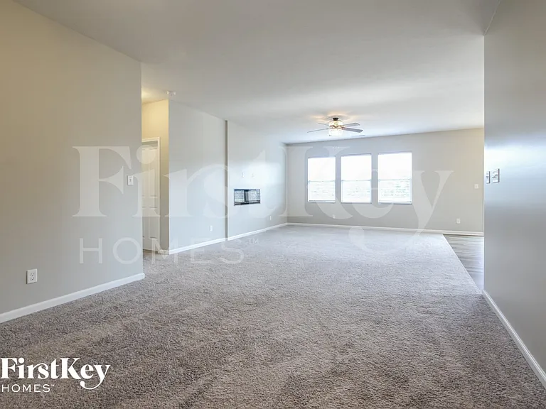 6035 Aspen Meadow Dr — Photo 2