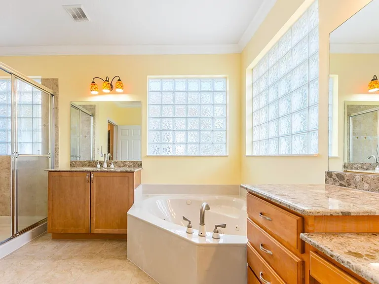 1088 Grove Park Cir — Photo 17