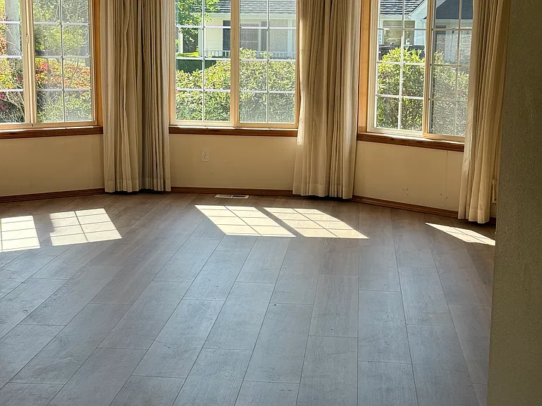 14292 SE Sieben Park Way — Photo 3