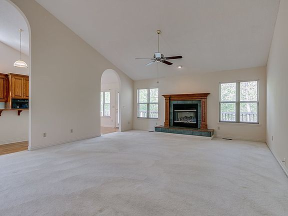 3rd image of 31 Cambria Dr
