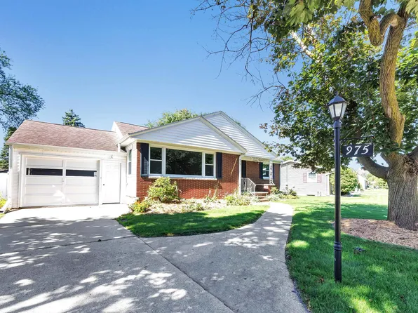 975 Coppens Rd, Green Bay, WI 54303