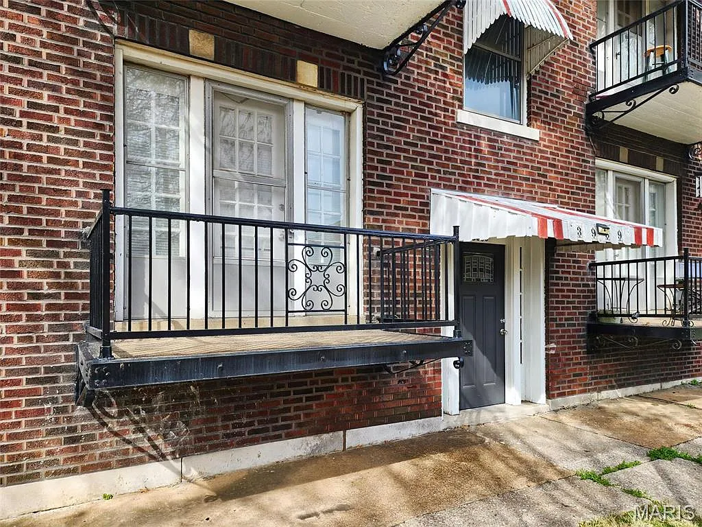 1 bed, 1.0 bath, 900 sqft, $1,125 — Photo 2