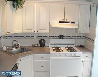 4th image of 216 King William St