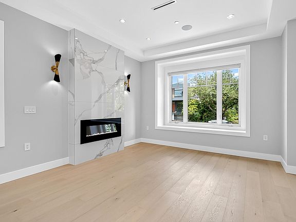 3rd image of 3964 W 21st Ave