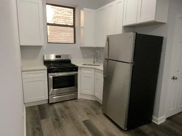 2228 S Sawyer Ave, Chicago, IL
